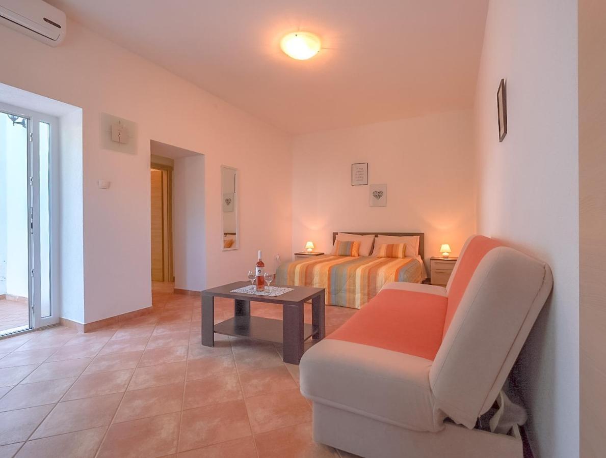 Apartmani Nina Rovinj Ngoại thất bức ảnh